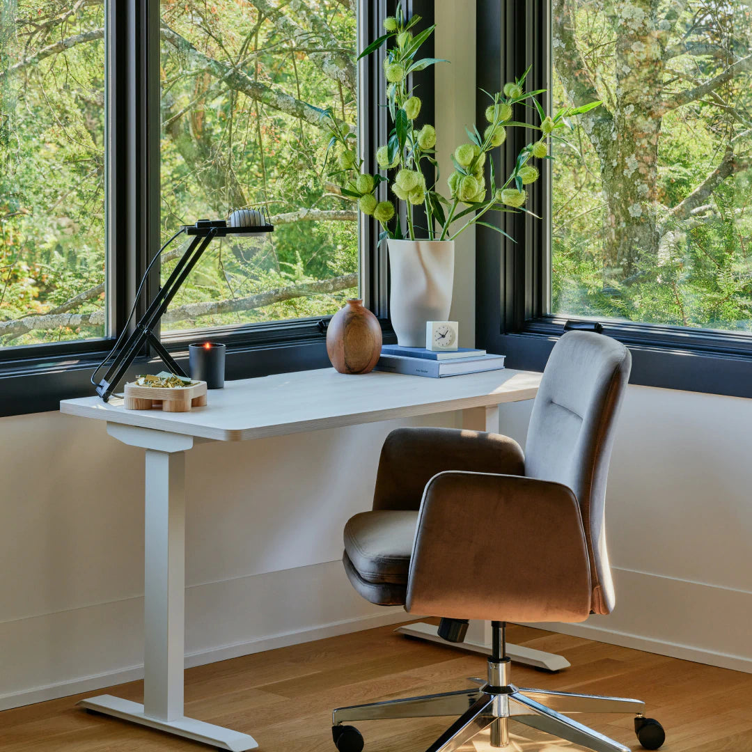 Color:Blush Velvet; Back:Mid Back;