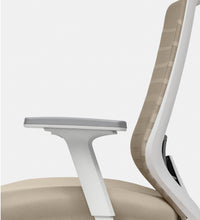 Ergonomic Chair - Adaptable arms