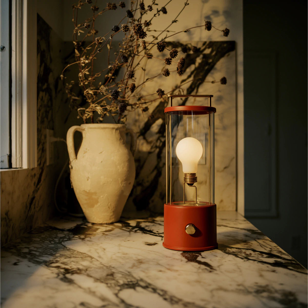 Color:Pomona Red;
