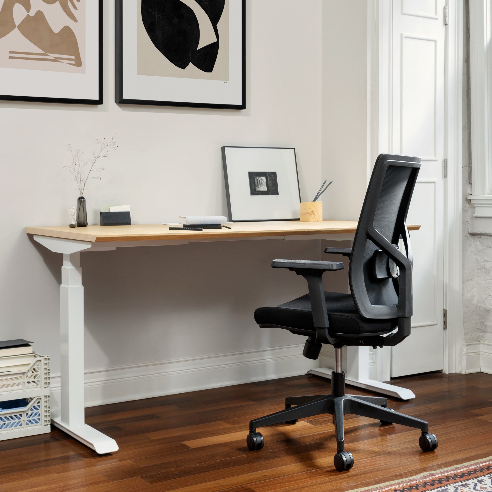 Seat Color:Black; Frame Color:Black; Size:Standard;
