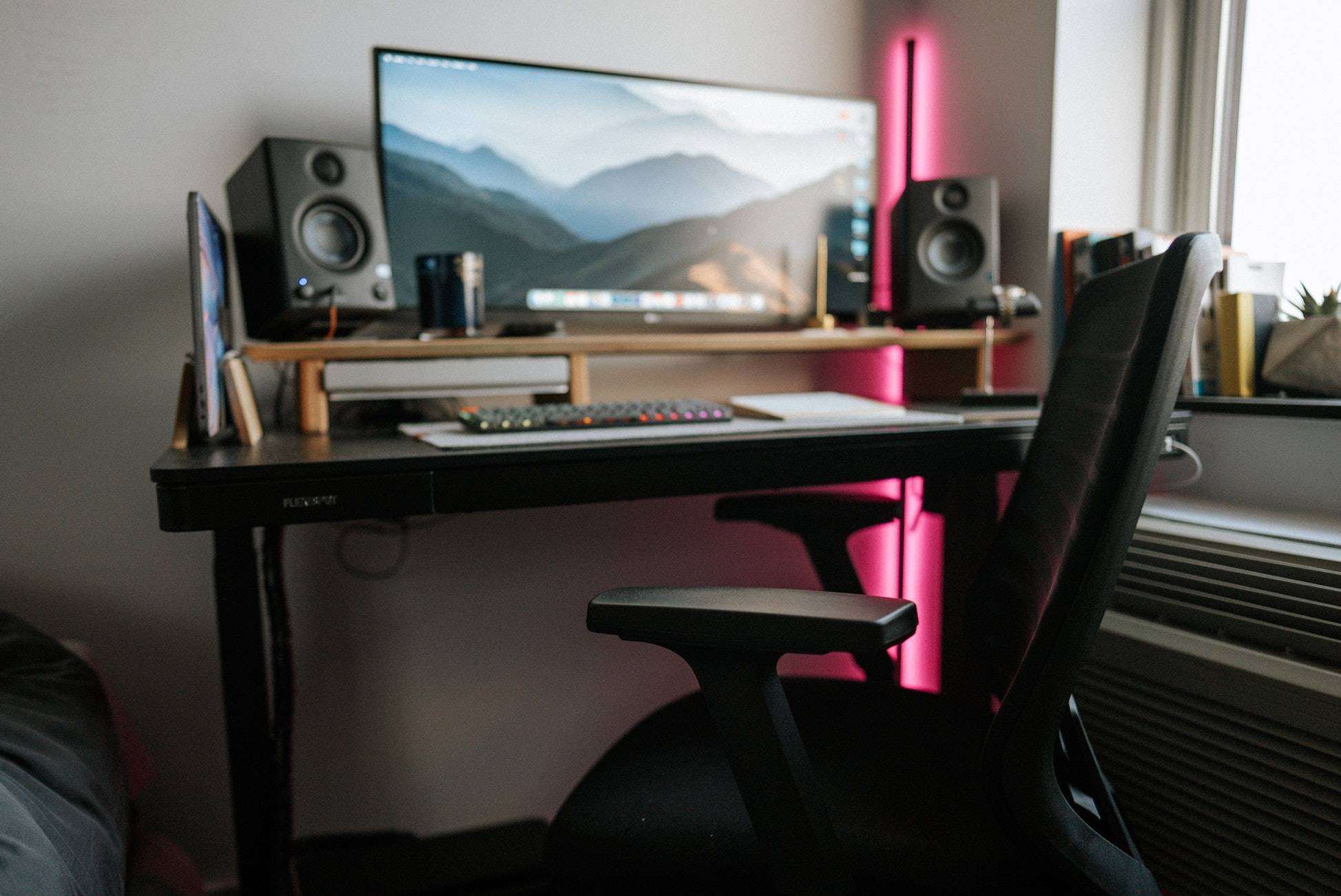 7 Gaming Desk Setup Ideas