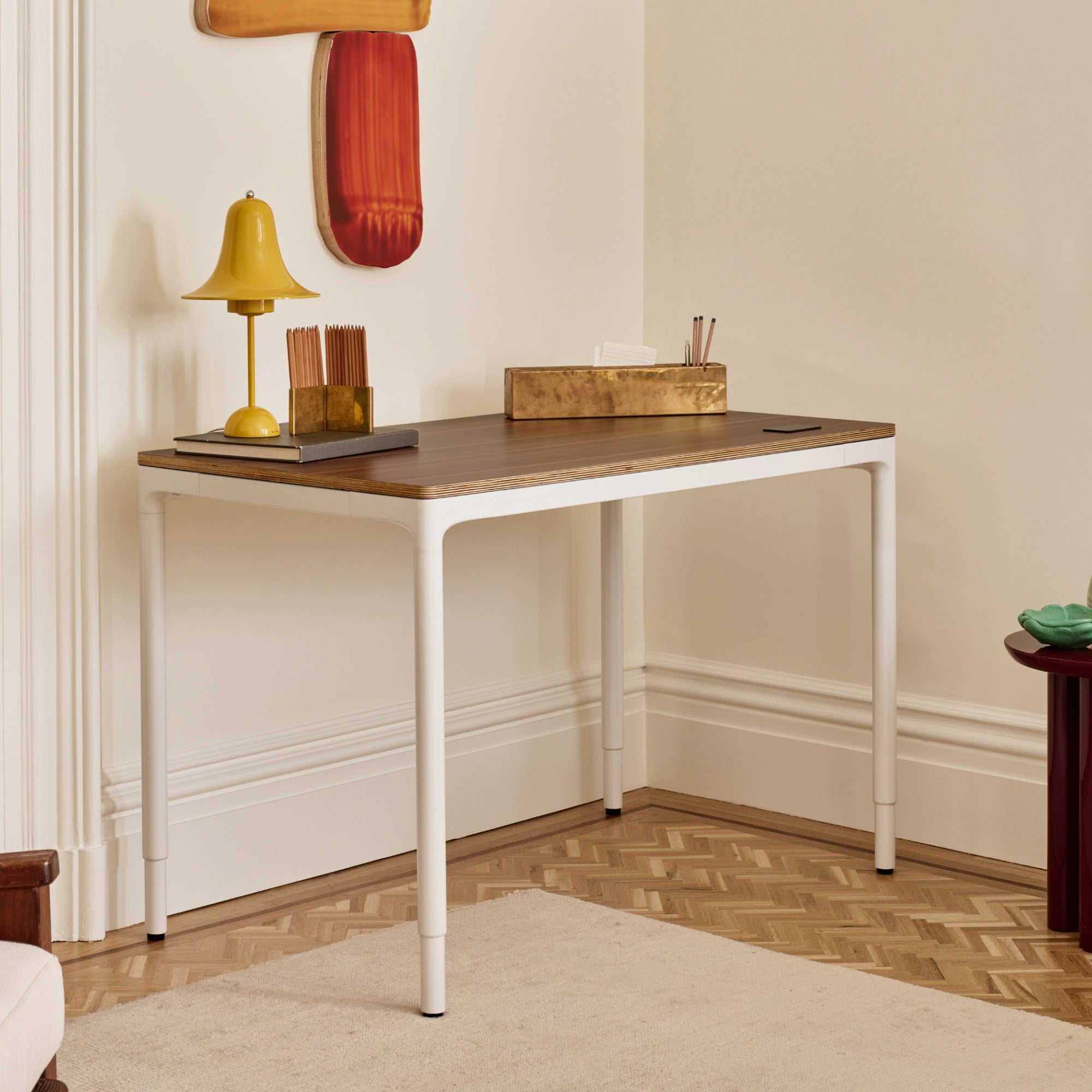 Top Color:Cognac Oak